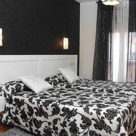 Hotel Hc Sigueenza エクステリア 写真